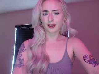 ChristinaRayXO on webcam for live free nude chat now