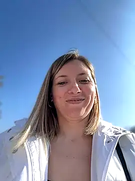 Crazy-Rosa naked in live sex video chat