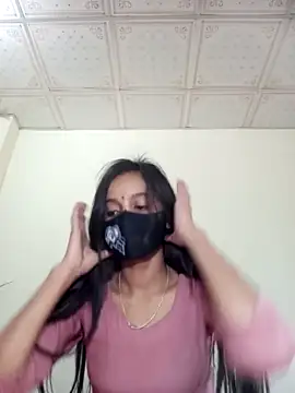 Cute-Pria naked in live sex video chat