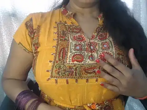 Cute-Saanvi naked in live sex video chat