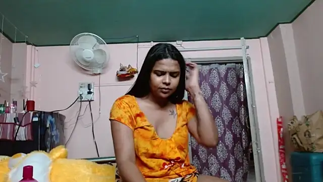Cutiepie_Raima naked in live sex video chat