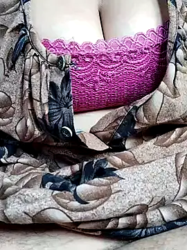 Desi-rani911 naked in live sex video chat