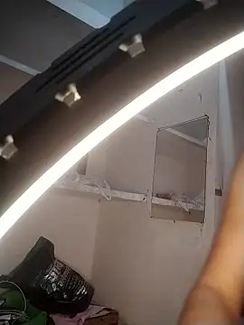 Diya-Hot naked in live sex video chat