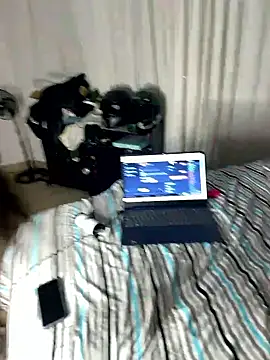 fuck_my_kittty naked in live sex video chat