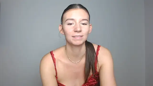 heidihotte naked in live sex video chat