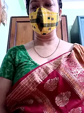 Hot-Mamoni naked in live sex video chat