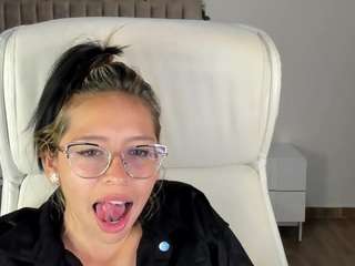 Katty-mouth on webcam for live free nude chat now