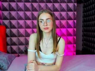 Kim on webcam for live free nude chat now