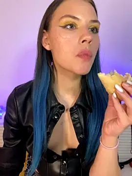 KittyKatyDream naked in live sex video chat