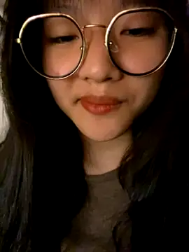 Krixxi22 naked in live sex video chat
