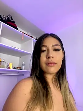 Latina_vanessa naked in live sex video chat