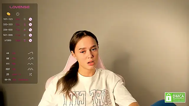 LilianCottingham naked in live sex video chat