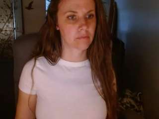 LoVeOnn on webcam for live free nude chat now