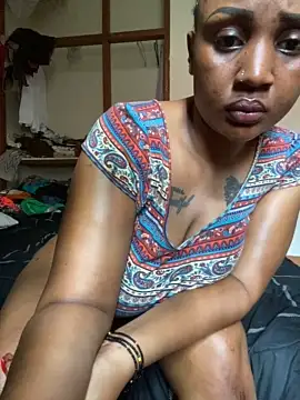 Lustbitch25 naked in live sex video chat