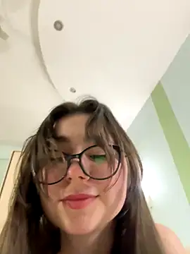 melaniyeah naked in live sex video chat