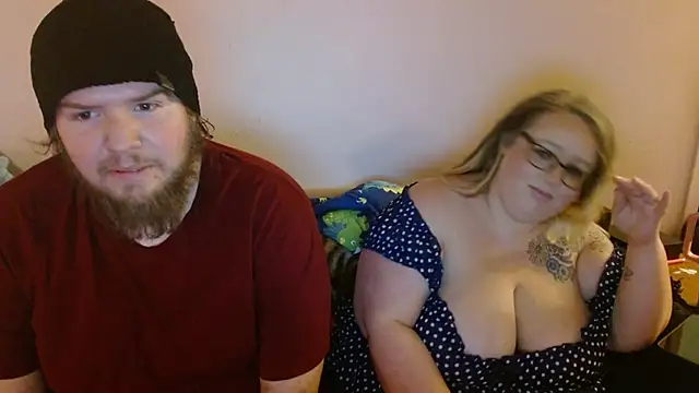Milflovin88 naked in live sex video chat