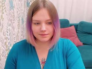 MollyMirific on webcam for live free nude chat now