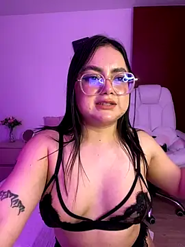 montmariana naked in live sex video chat