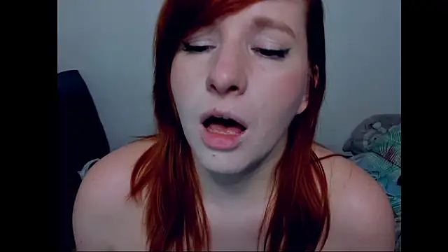 NoemiFoxxy naked in live sex video chat