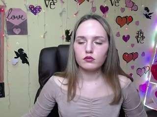 RebeccaNoons on webcam for live free nude chat now