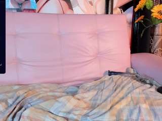 RUSSI-LOVE on webcam for live free nude chat now