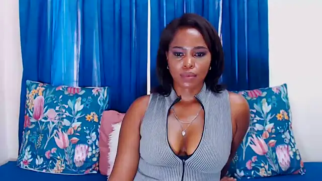 SadehN naked in live sex video chat