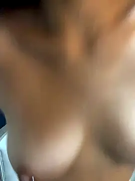 Sara_pinkk10 naked in live sex video chat