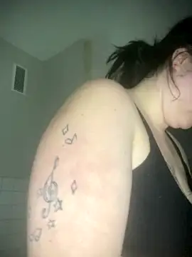 SarahSchlauch168 naked in live sex video chat
