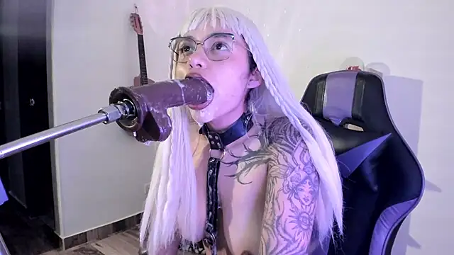 scarlet_gold naked in live sex video chat