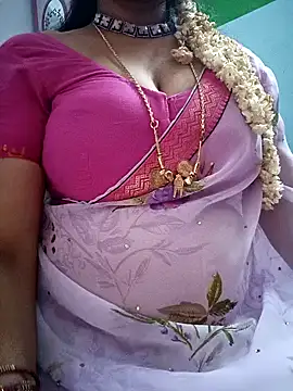 thaniska- naked in live sex video chat
