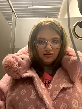 Vanessa_Muah naked in live sex video chat