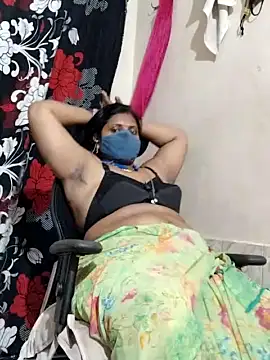 yours-kavaya naked in live sex video chat