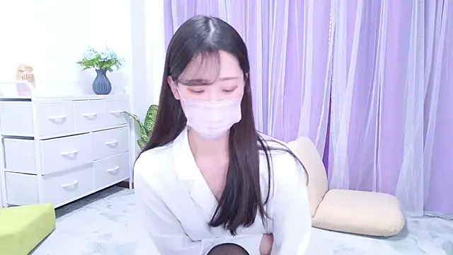 YURAYURA_chan naked in live sex video chat