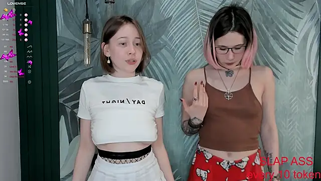 AlbertaGapp naked in live sex video chat