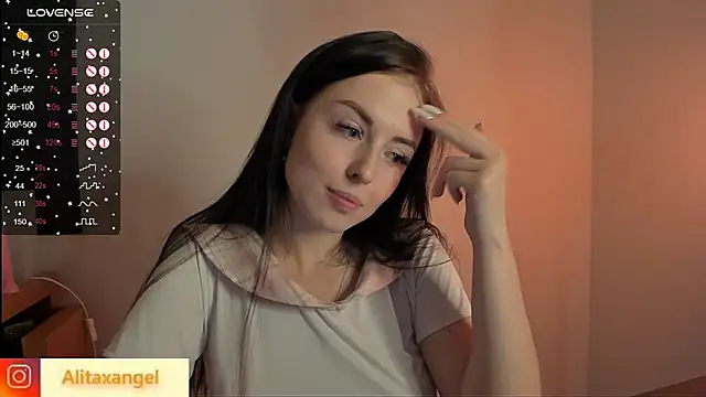 AlitaXAngelic naked in live sex video chat