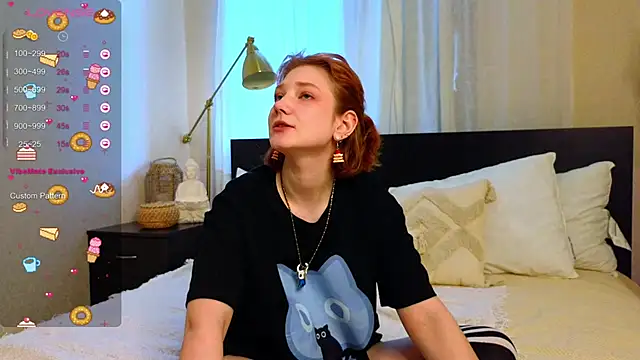 AlliciaCurtis naked in live sex video chat