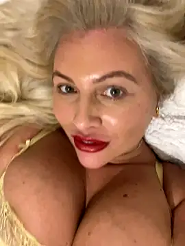 Arabellalee23 naked in live sex video chat
