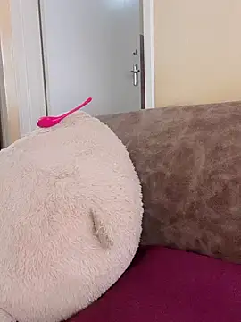 CANDYSHAKKER naked in live sex video chat