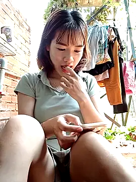 Chery2k2 naked in live sex video chat