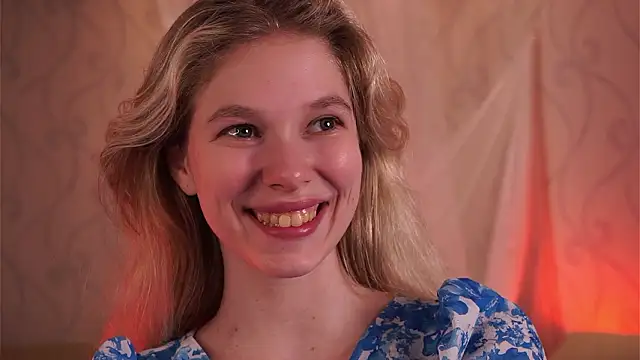CrystalGrayh naked in live sex video chat