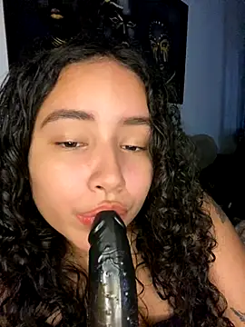 CurlyGirl_1 naked in live sex video chat