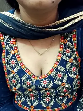 Cute_nidhi naked in live sex video chat