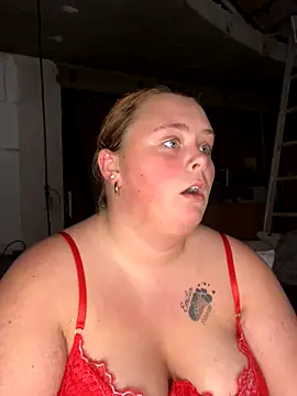 Cutiegirl22 naked in live sex video chat