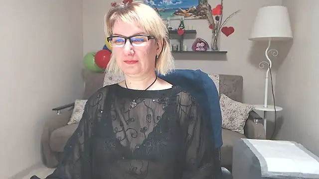 FleurMays naked in live sex video chat