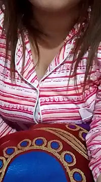 fofitafifi naked in live sex video chat