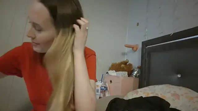GoddessCora naked in live sex video chat