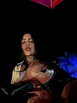 Greta-hills naked in live sex video chat