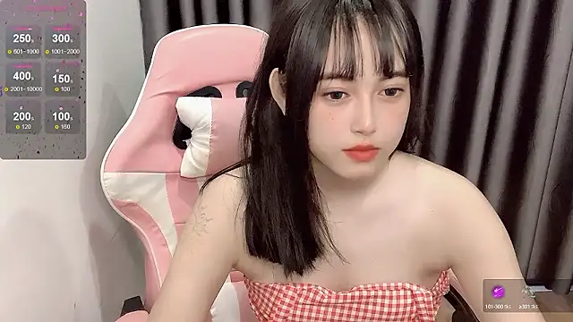 _HongAnh23 naked in live sex video chat