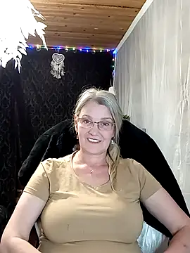 irinamaux naked in live sex video chat
