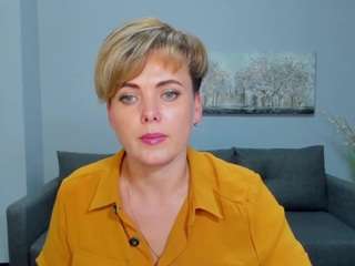 JuliaWilsons on webcam for live free nude chat now